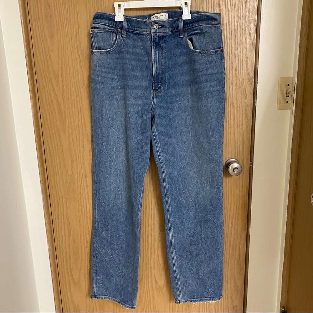 Abercrombie 90s Straight Ultra High Rise Jeans